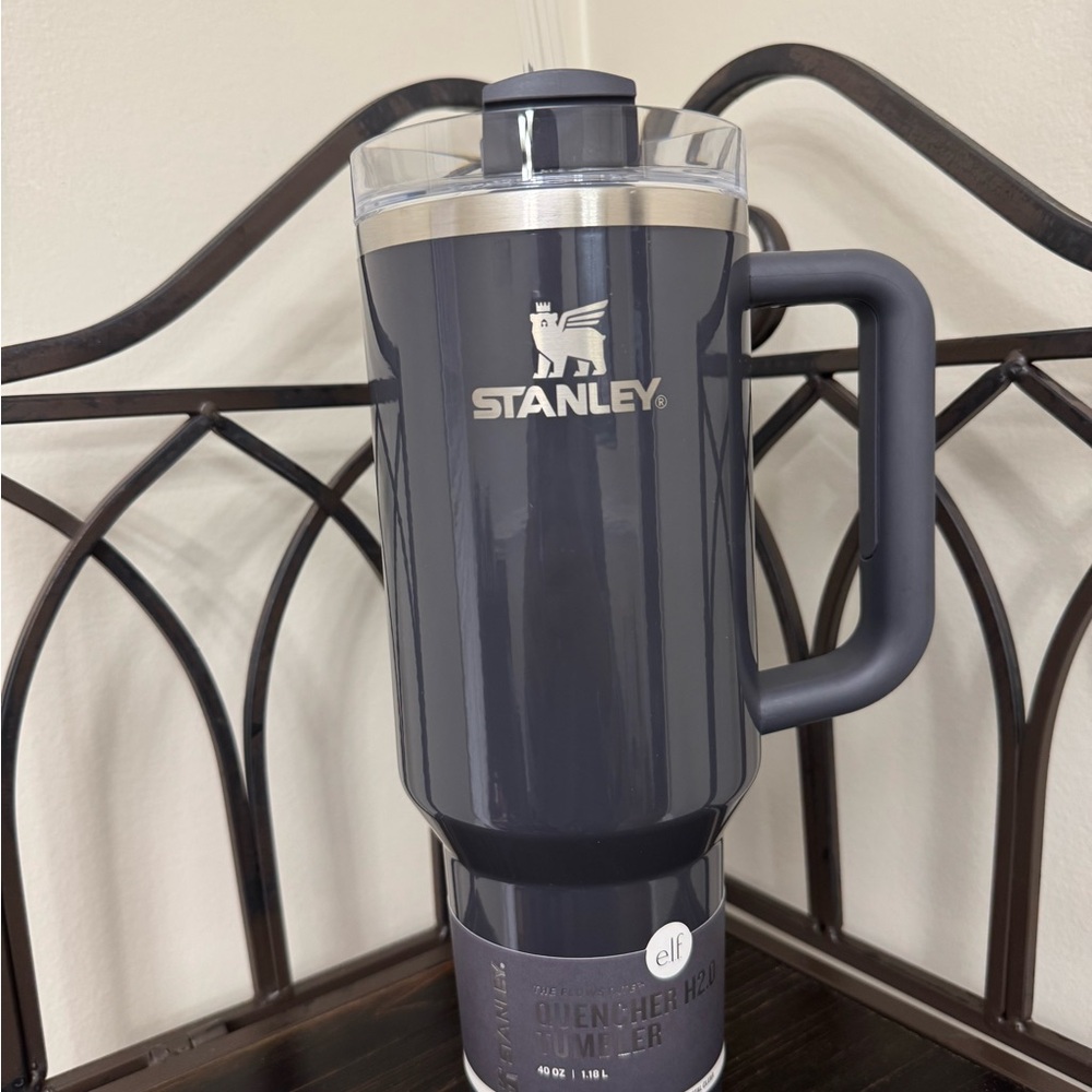 NWT Stanley x Elf 40 oz Quencher with Handle